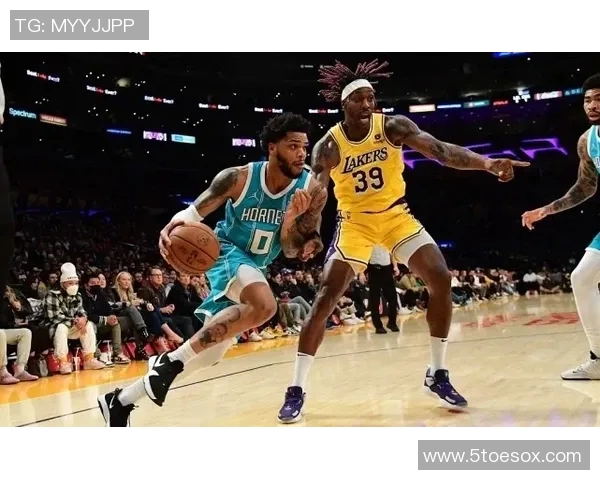 找回自己！贾巴里全场13中6、三分7中2得到18分7篮板