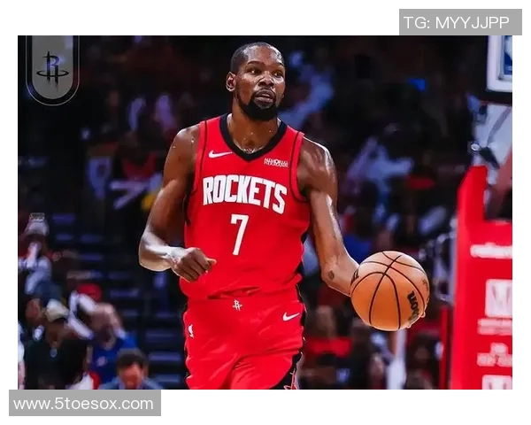 杜兰特第三节6中4拿到11分,带领火箭反超快船